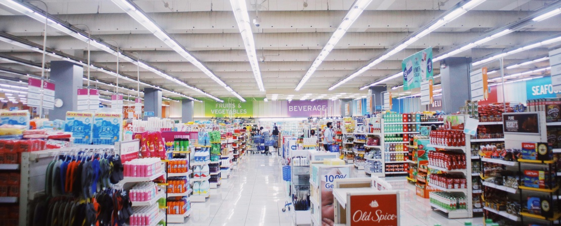 Photographie de l'intérieur d'un supermarché